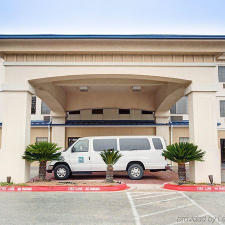 Quality Inn & Suites Airport Остин Екстериор снимка