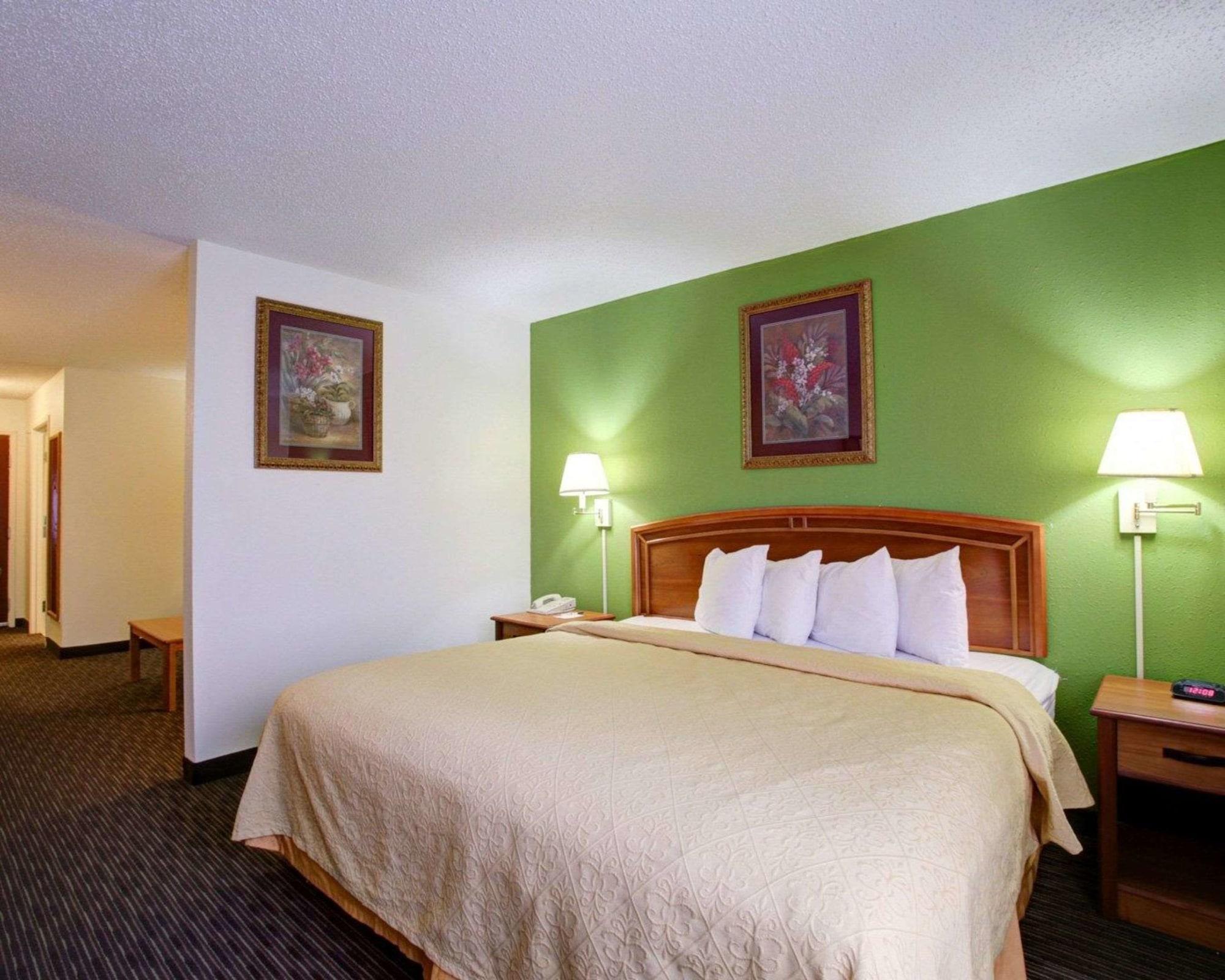 Quality Inn & Suites Airport Остин Екстериор снимка