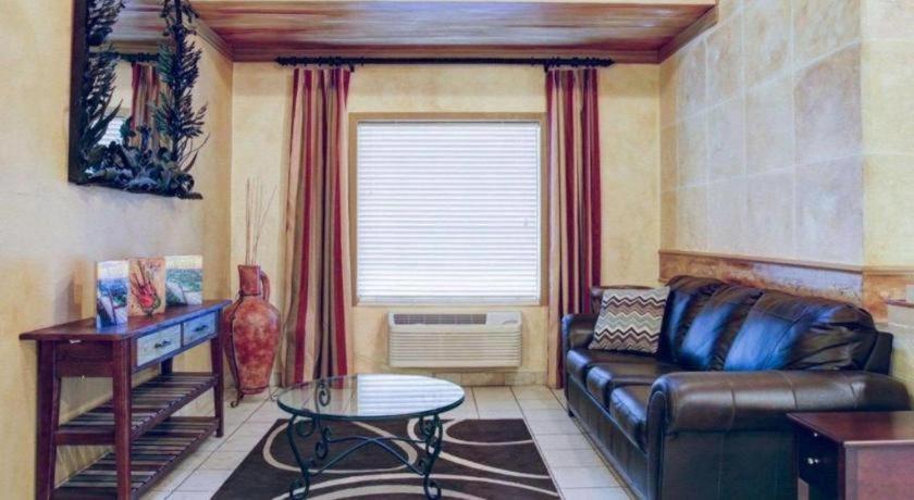 Quality Inn & Suites Airport Остин Екстериор снимка