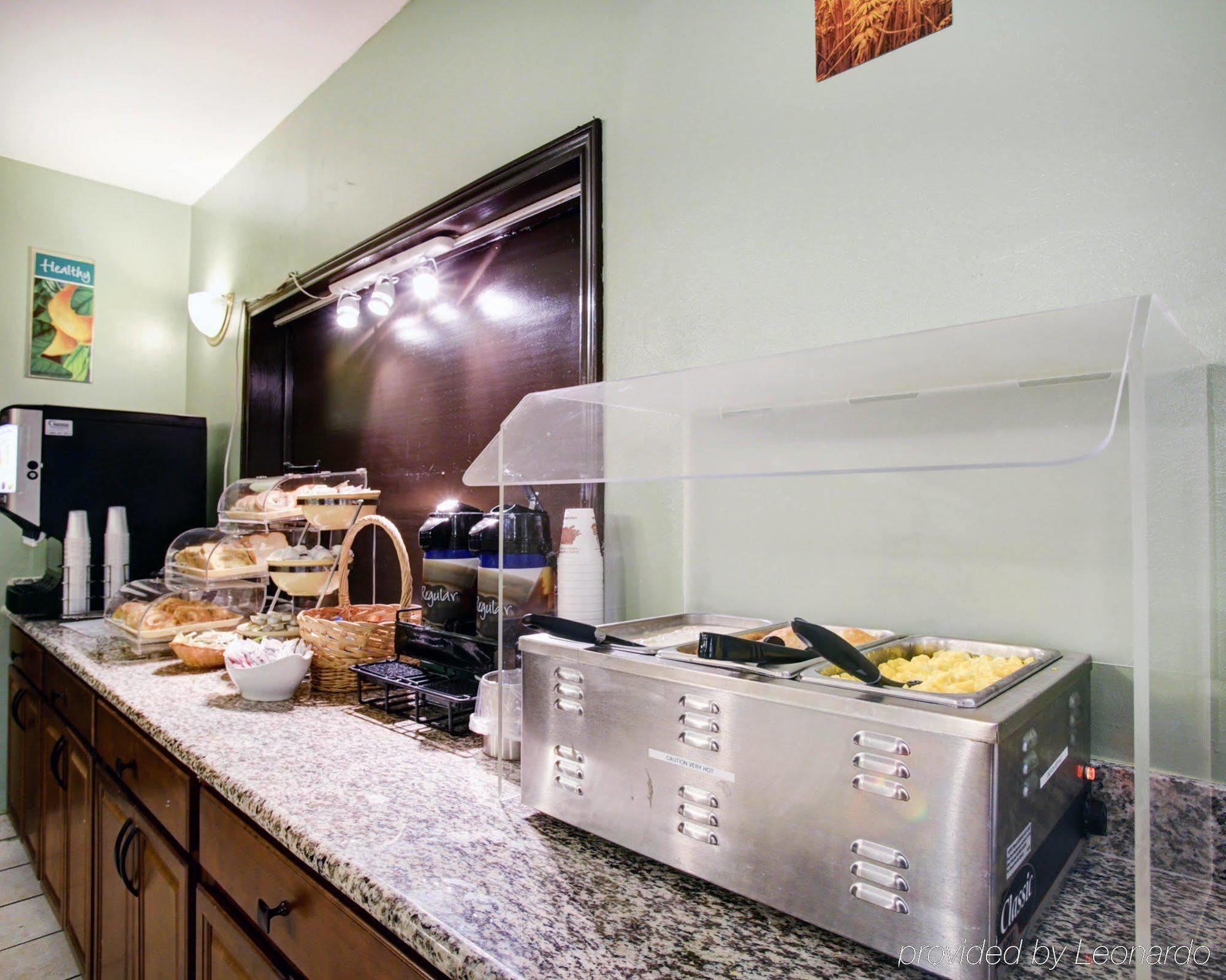 Quality Inn & Suites Airport Остин Екстериор снимка