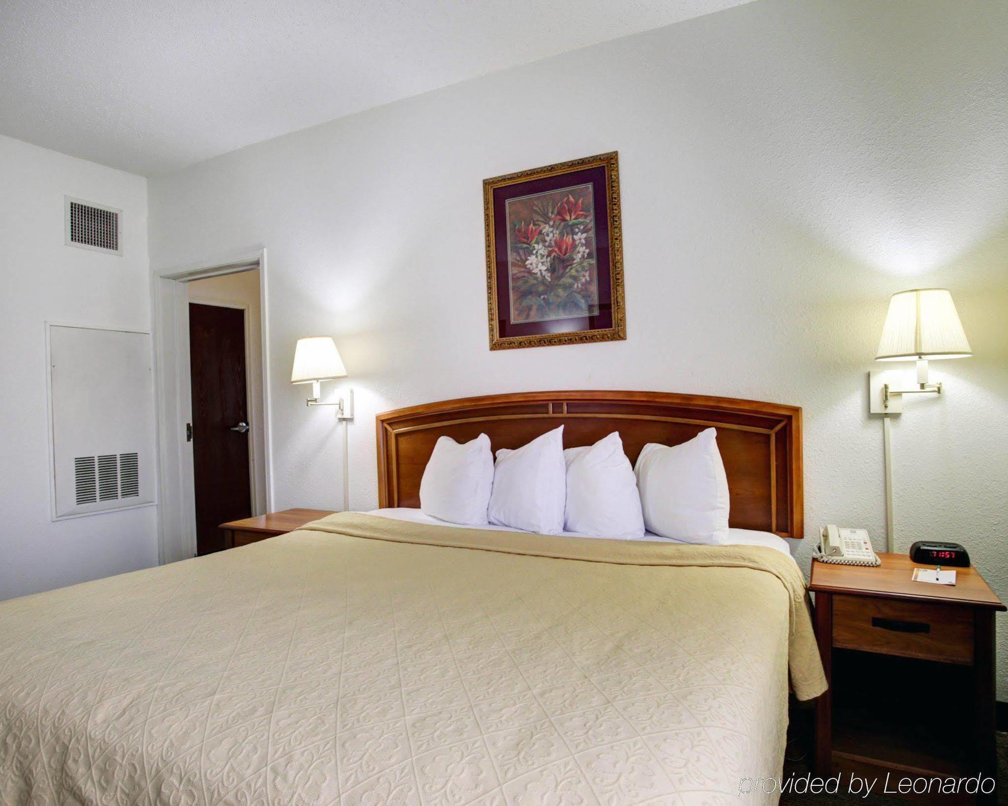 Quality Inn & Suites Airport Остин Екстериор снимка
