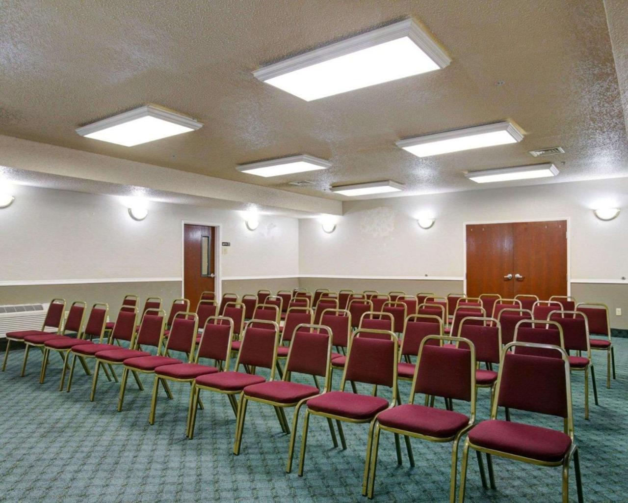 Quality Inn & Suites Airport Остин Екстериор снимка